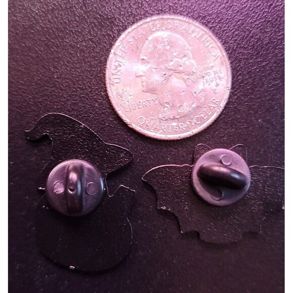 2x Cute Witchy cat enamel Pins spooky, Halloween - Picture 3 of 3